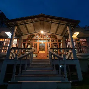  Villa Cedar India